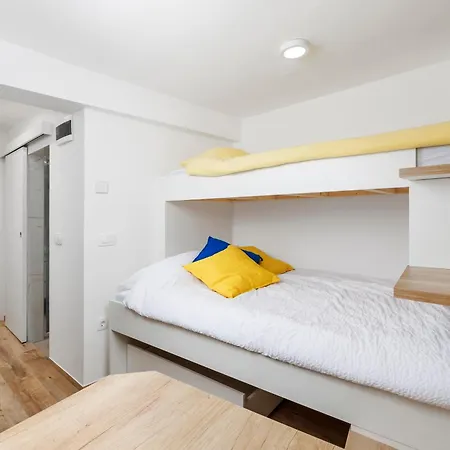 Via Traversa Appartement Izola