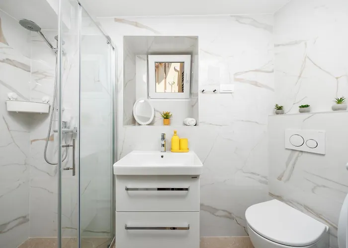 Via Traversa * Изола